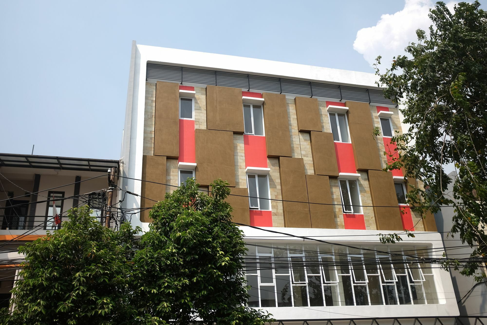 Reddoorz Plus Near Mall Ciputra Jakarta Hotel Exterior foto