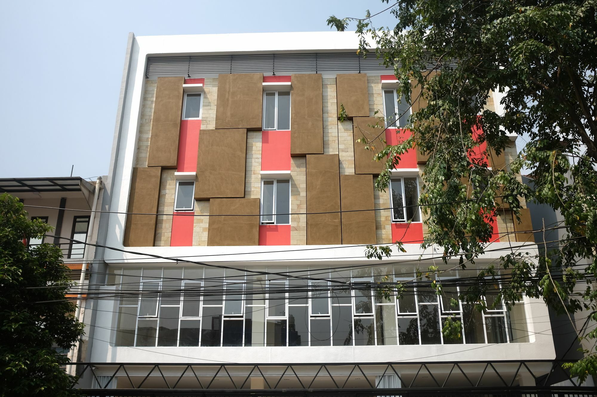 Reddoorz Plus Near Mall Ciputra Jakarta Hotel Exterior foto